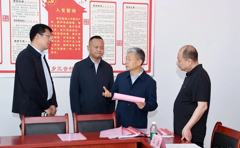 山西省临汾市尧都区委副书记、区长于乐调研软弱涣散基层党组织整顿等工作