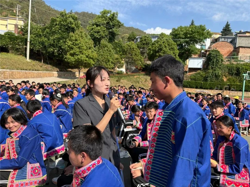 云南楚雄：法治润苗护成长 司法护航向未来