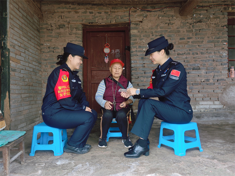 三江虹女子巡防队：边疆的一道靓丽“枫警”线
