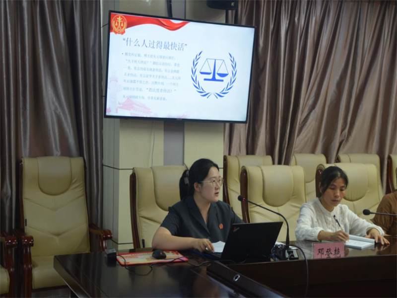 云南麻栗坡县人民法院：法治宣传进机关 警钟长鸣守底线