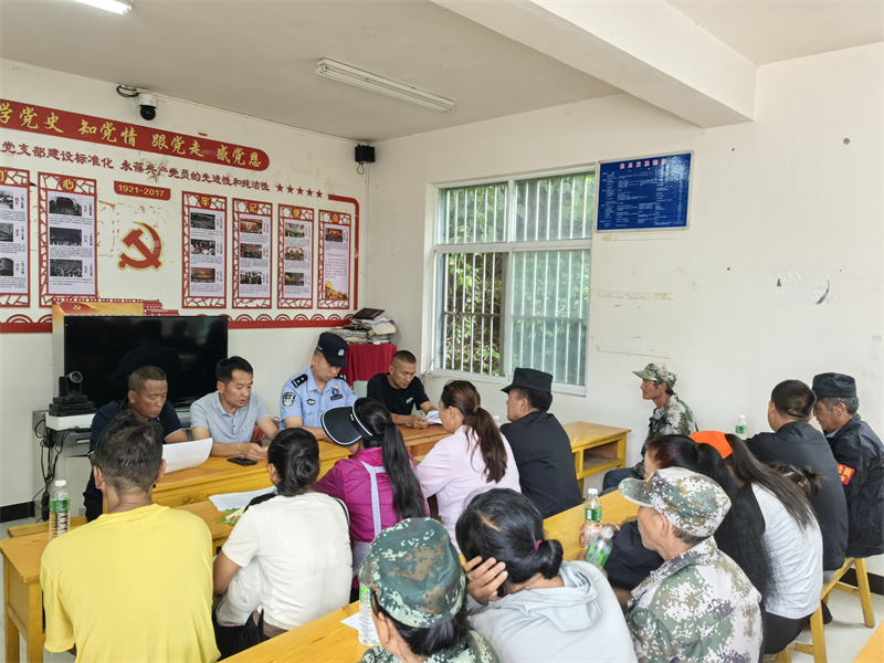 云南怒江：“酒后三不”“防骗三招”……“法治副村长”的乡村普法课，干货满满！