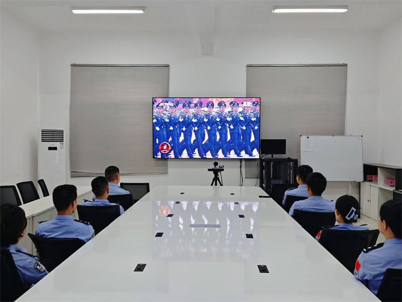 共观阅兵.jpg