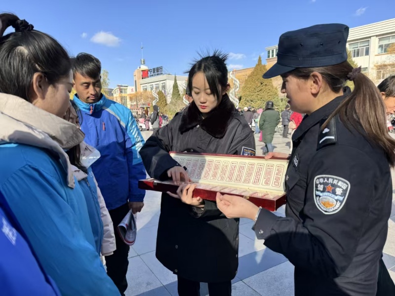 宁夏中宁县禁毒宣传搭上外卖“快车”，“蓝衣骑士”送餐又送“法”