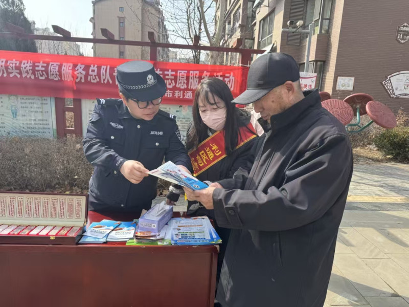 宁夏吴忠市：传承雷锋精神 传递禁毒知识