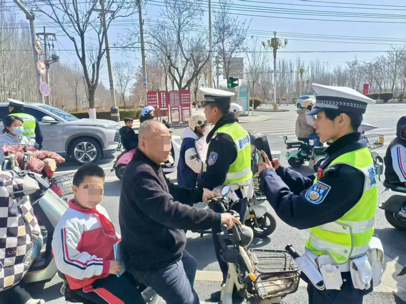 宁夏银川永宁交警重拳整治"三类车"交通违法 筑牢春季道路安全屏障
