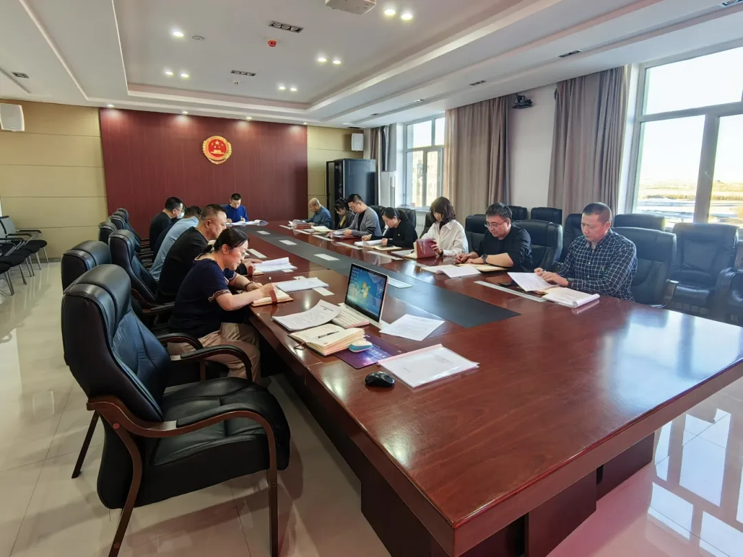 ​服务发展大局 强化自身建设  奋力推动满洲里市全市检察长会议精神落实落细