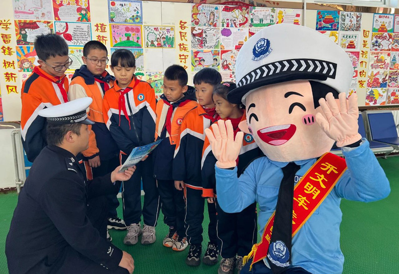 凉城交警：122“全国交通安全日”主题宣传活动有趣又有料9.jpg