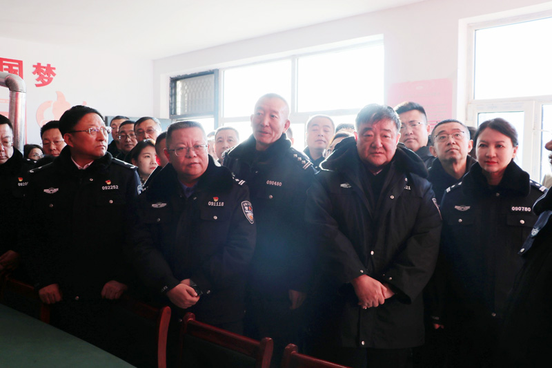 乌兰察布市城乡智能安防单元视频监控建设现场推进会在兴和县召开6.jpg