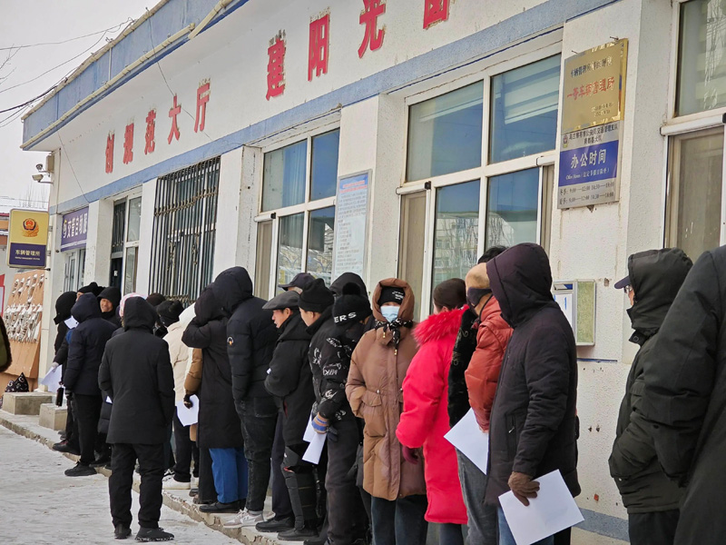 商都交警：志愿者助力电动车上牌 点亮文明生活22.jpg