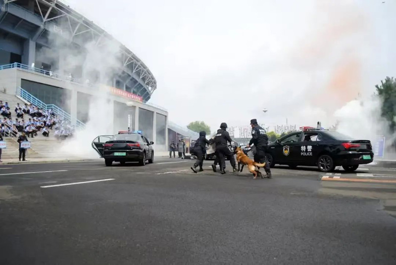 实战所需，使命召唤——乌兰察布市公安局集宁分局全警实战大练兵着力提升民警实战本领6.jpg
