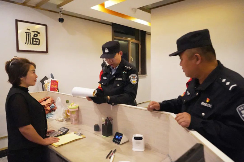 和林公安：深耕基层警务，以“警心”赢民心3.jpg