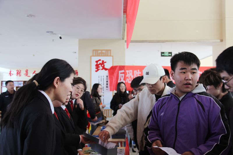 筑牢法治防线，护航青春成长——和林格尔县人民法院普法活动有趣又有料2.jpg