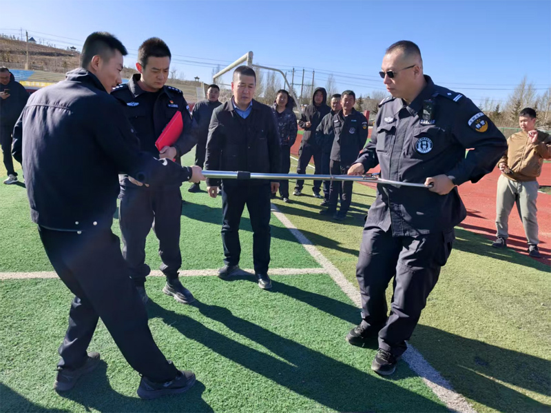 化德县公安局：淬炼钢铁意志，锻造尖刀利刃7副本.jpg