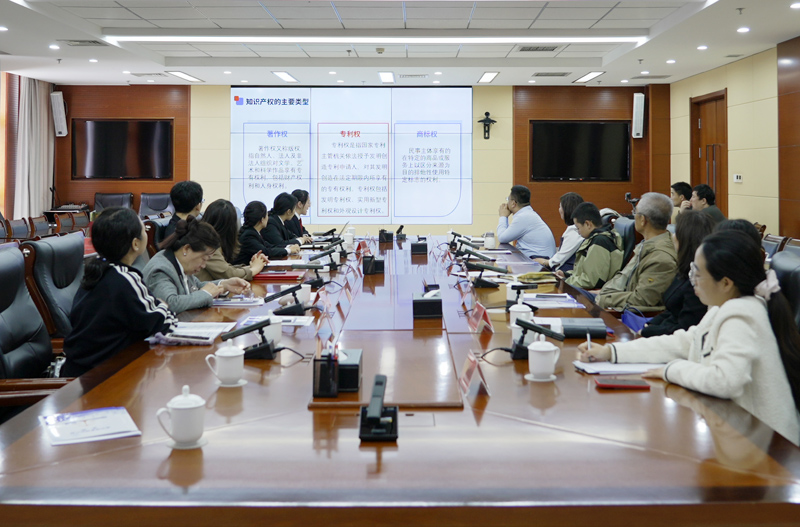呼和浩特市新城区人民法院驻敕勒川乳业开发区知识产权法律服务工作站成立3.jpg