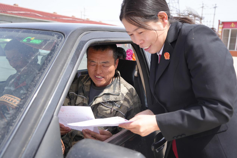 武川县人民法院开展抵制高价彩礼普法宣传活动2.jpg