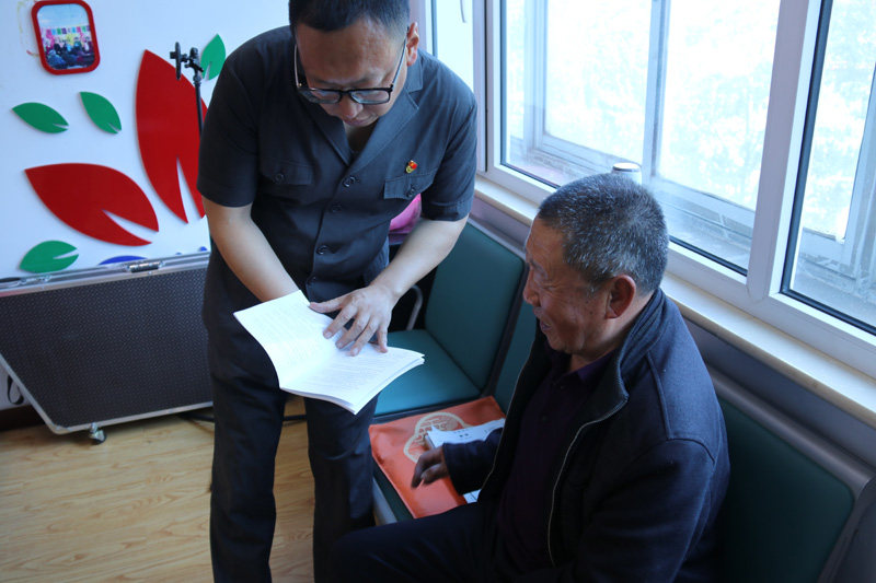 法润民族情，同心共筑梦——察右中旗人民法院深入社区开展 “民族政策宣传”活动2.jpg