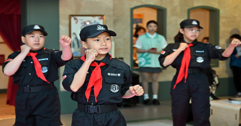 警馆携手,共启法治教育新篇章——呼和浩特市回民区“少年警校法制教育基地”正式揭牌3.jpg