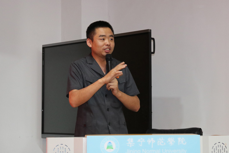 察右中旗人民法院送法进高校，筑牢预防犯罪“防护网”2副本.jpg