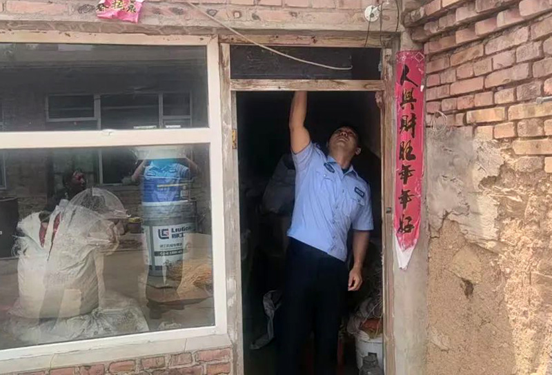 清水河公安：日常小事见初心，为民服务暖人心.jpg