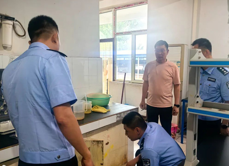 清水河县公安局禁毒大队深入辖区易制毒化学品企业开展专项检查3.jpg