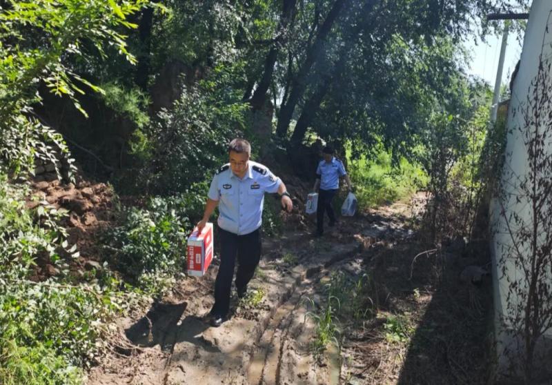清水河县公安局宏河派出所用行动诠释为民初心2.jpg