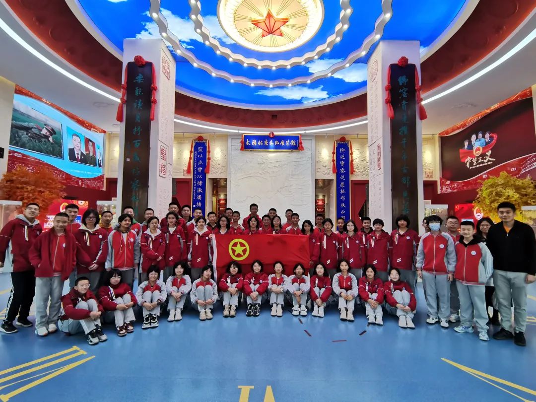 检校携手，护航成长———大同市实验中学组织学生参观市检察院法治教育基地1.jpg