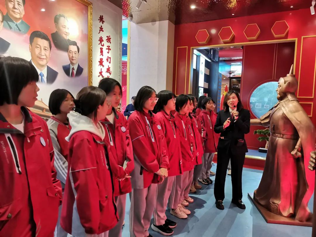 检校携手，护航成长———大同市实验中学组织学生参观市检察院法治教育基地2.jpg