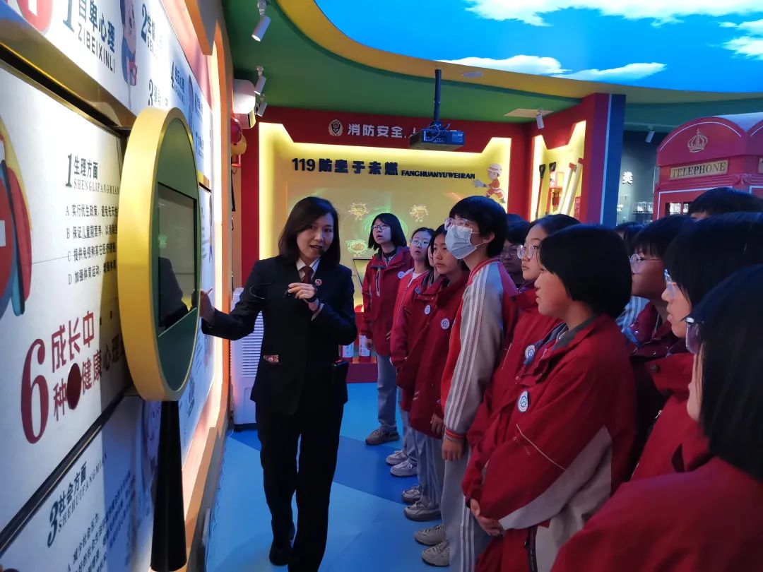 检校携手，护航成长———大同市实验中学组织学生参观市检察院法治教育基地5.jpg
