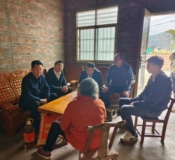 2024年12月25日，东源县县委副书记、政法委书记邓山到东源县康禾镇开展“平安直联”工作.jpg