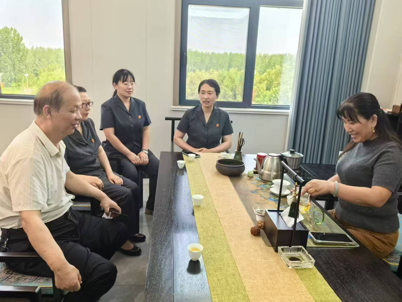 送法进茶企.jpg