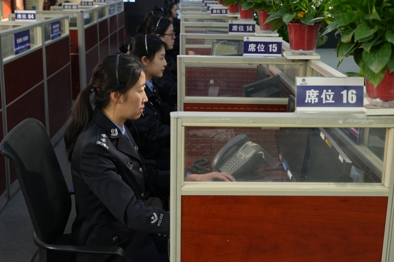 接警员照片1_副本.jpg