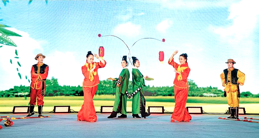苍溪灯戏《撞亲》演绎法治故事.jpg
