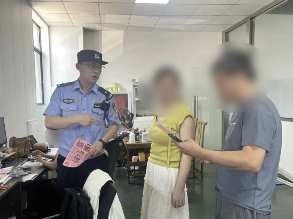 图3-开展反诈宣传.jpg