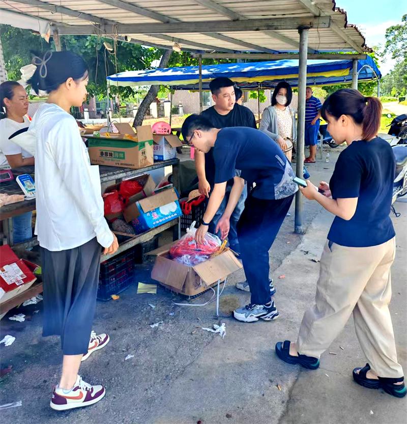 澄迈县人民检察院开展“党建引领促振兴 消费帮扶暖民心”主题党日活动2.jpg