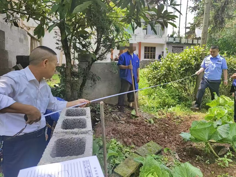 白杨坪镇综治中心现场调解陈某某与熊某某领里纠纷.jpg