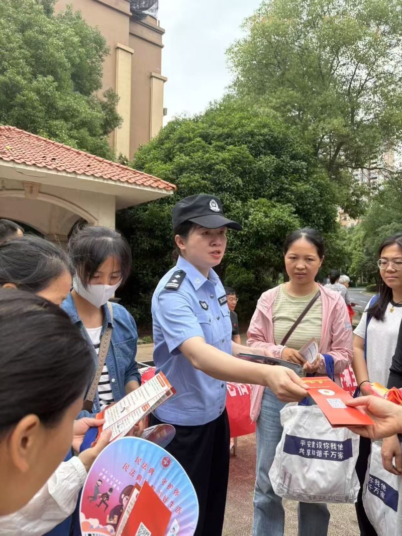 （渝水法院法警下沉社区开展“进网格 访问家 护平安”行动） (2).jpg