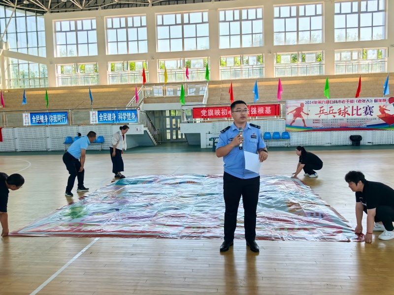 164团司法所开展普法游戏（薛世凡摄）(1).jpg