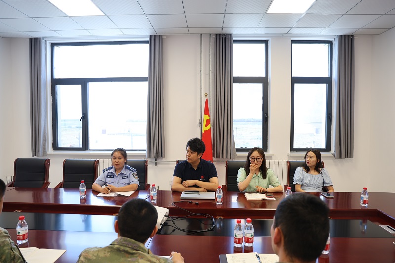 公安辅警正在开展反诈宣讲.jpg