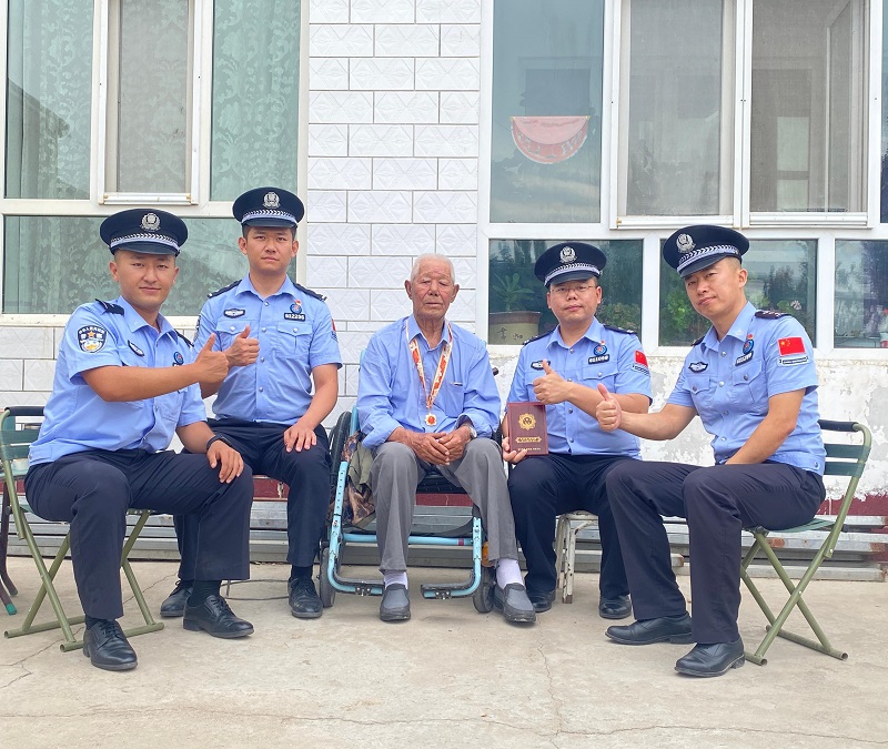 新疆出入境1.jpg