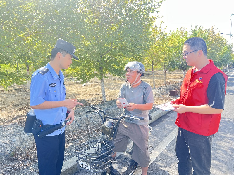奎河司法所联合奎河派出所开展普法活动1.jpg