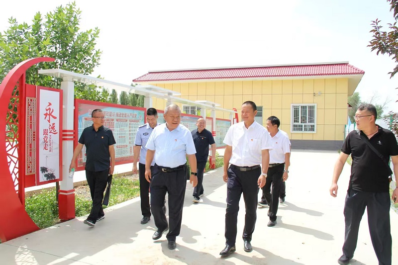 胡杨林市2.jpg