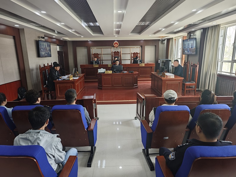 特克斯县司法局组织行政执法人员旁听庭审.jpg