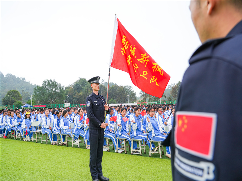 图为沧江护蕾守卫队所授旗帜.jpg