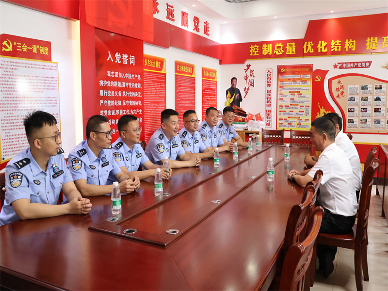 双方共话未来.JPG